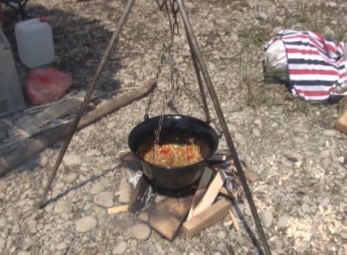 Bruski kotlić na jezeru Ćelije – u nedelju 15. avgusta