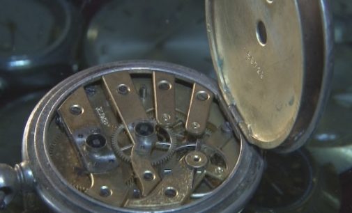 U časovničarskoj radnji majstor Srbe