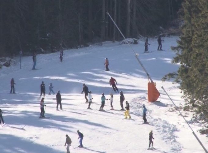 Nastavlja se besplatno skijanje na Kopaoniku za bruske đake