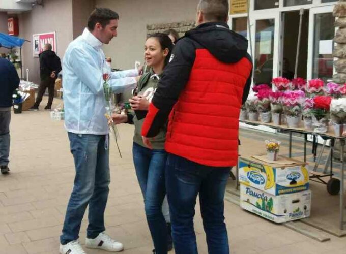 Čestitka OO SNS Brus damama za 8. mart