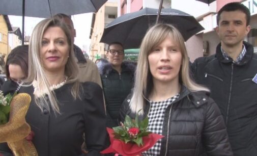 SNS u Brusu na Međunardni dan žena – sugrađankama uručeno stotinu sadnica cveća
