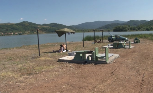 Plaža jezera Ćelije mesto za odmor u letnjim mesecima
