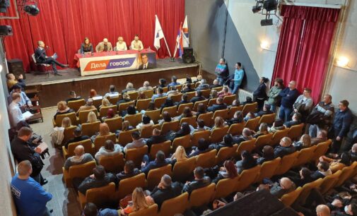  Danica Grujičić, Miloš Vučević, Đorđe Todorović i Sara Pavkov obišli  Petrovac na Mlavi i razgovarali sa građanima Braničevskog okruga