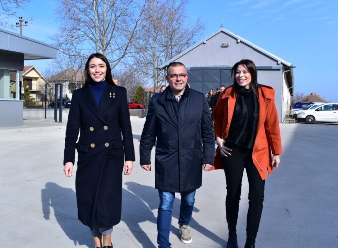 Branislav Nedimović, Irena Vujović i Nevena Đurić obišli  Srednjobanatski okrug