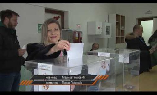 Na biračkom mestu broj 8 glasala predsednica opštine Brus dr Valentina Milosavljević