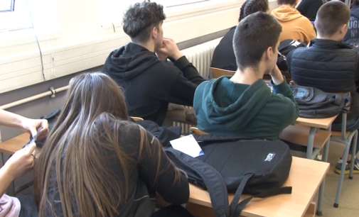 U bruskoj Srednjoj školi predstavnici Edukativnog centra Kruševac održali Info sesiju za mlade