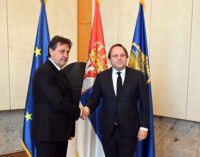 Ministar Bratislav Gašić sastao se sa komesarom Evropske unije za susedsku politiku i proširenje Oliverom Varhejijem