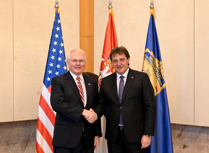 Ministar Gašić se sastao sa ambasadorom Sjedinjenih Američkih Država Kristoferom Hilom