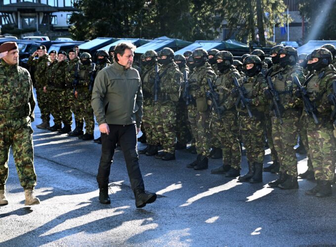 Ministar Bratislav Gašić na Kopaoniku sa pripadnicima antiterorističke jedinice MUP-a i 72. specijalne brigade Vojske Srbije