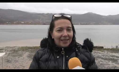 Vladica Veljić najbrži u plivanju za časni Bogojavljenski krst na jezeru Ćelije