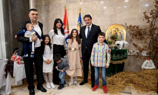 Ministar Bratislav Gašić ugostio Bojanu Ćurčić i njenu porodicu, položajnike u sedištu MUP-a