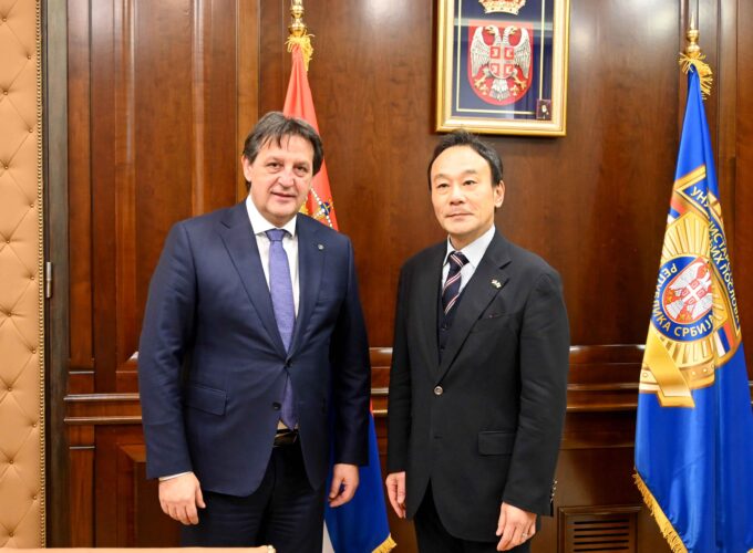 Ministar Bratislav Gašić sastao se danas sa ambasadorom Japana u Srbiji Takahikom Kacumatom
