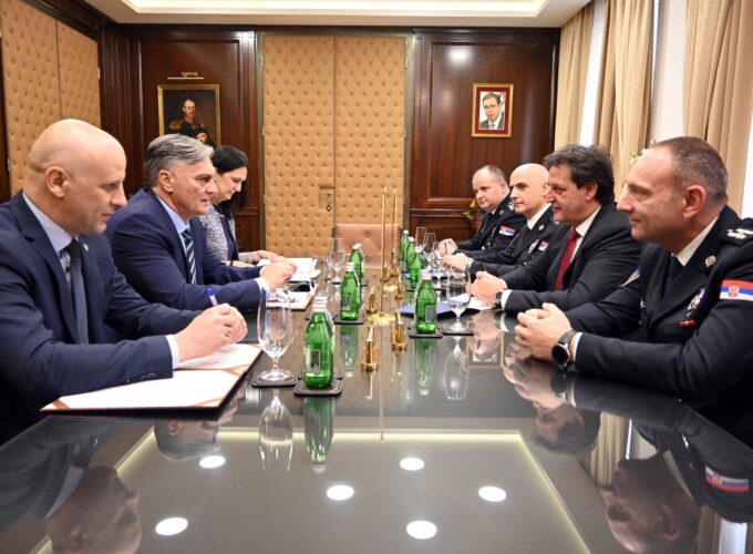 Ministar Bratislav Gašić sastao se sa ministrom unutrašnjih poslova Republike Srpske Sinišom Karanom