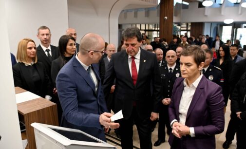 Predsednica Vlade Srbije Ana Brnabić i ministar unutrašnjih poslova Bratislav Gašić obišli nove prostorije Uprave za strance PU za grad Beograd