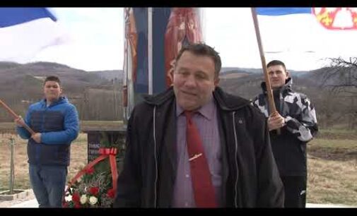 Polaganje venaca na spomen obeležja u Razbojni