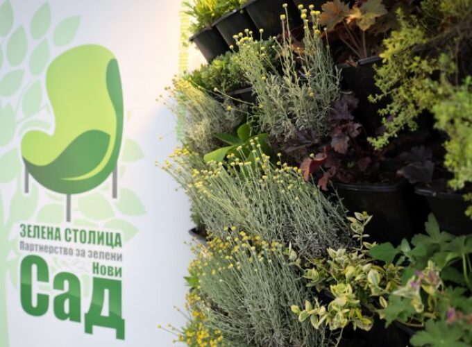 Inicijativa “Zelena stolica”: Aktivisti pokreta “Odbranimo šume Fruške gore” naneli su ogromnu štetu po ugled Novog Sada u domaćim i međunarodnim okvirima