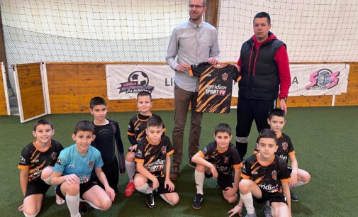 Narandžasta je boja budućih šampiona – Meridian Sport donacijom sportske opreme obradovao mlade fudbalske nade iz Sombora