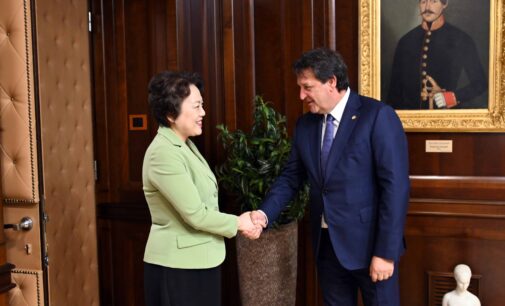 Ministar Bratislav Gašić sastao se sa ambasadorkom NR Kine u Beogradu Čen Bo
