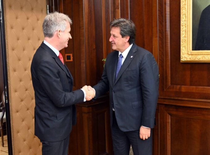 Ministar Bratislav Gašić sastao se sa ambasadorom Velike Britanije i Severne Irske u Srbiji  Edvardom Fergusonom