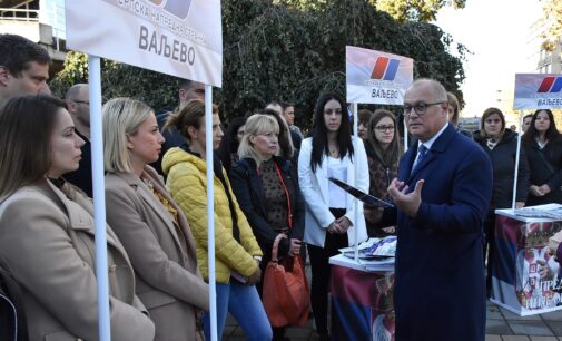 „ALEKSANDAR VUČIĆ – Srbija ne sme da stane“