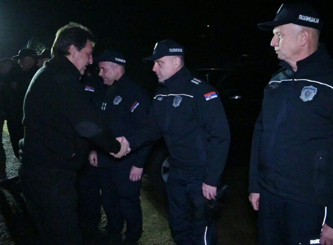 Ministar Bratislav Gašić obišao pripadnike MUP-a na Paliću