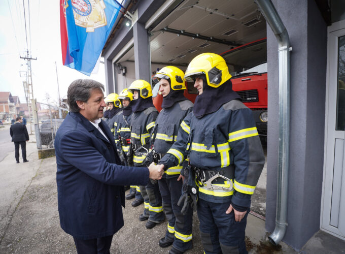 Ministar Gašić posetio u Babušnici renovirani objekat Vatrogasno-spasilačkog odeljenja