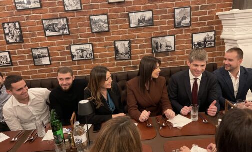 „ALEKSANDAR VUČIĆ –Srbija ne sme da stane“