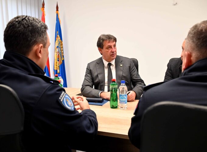 Ministar Bratislav Gašić obišao renoviran objekat Policijske ispostave u Subotici