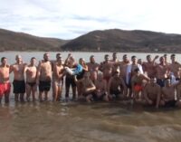 Pavle Kojić pobednik plivanja za Bogojavljenski krst na jezeru Ćelije