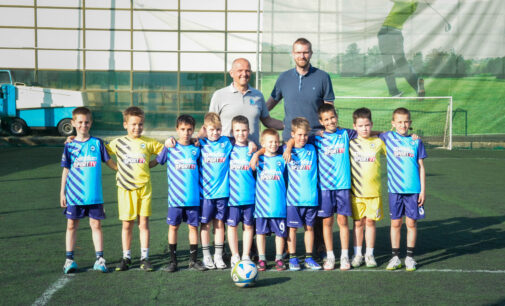 Nagrada za “Mihine klince”: Meridian Sport donirao dresove školi fudbala “Siniša Mihajlović” iz Novog Sada