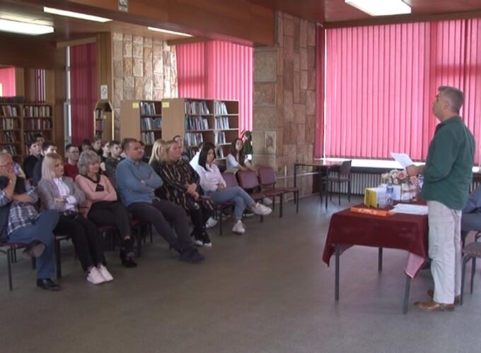 U bruskoj Narodnoj biblioteci promovisane „Pesme“ Saše Milovanovića Božomirova