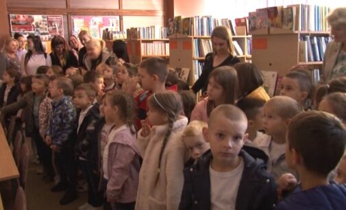 Izložbom „Čarobna knjiga“ započelo obeležavanje Dečije nedelje u Narodnoj biblioteci Brus
