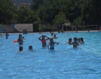 Spas od vrućina na gradskom bazenu u Brusu