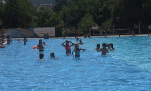 Spas od vrućina na gradskom bazenu u Brusu